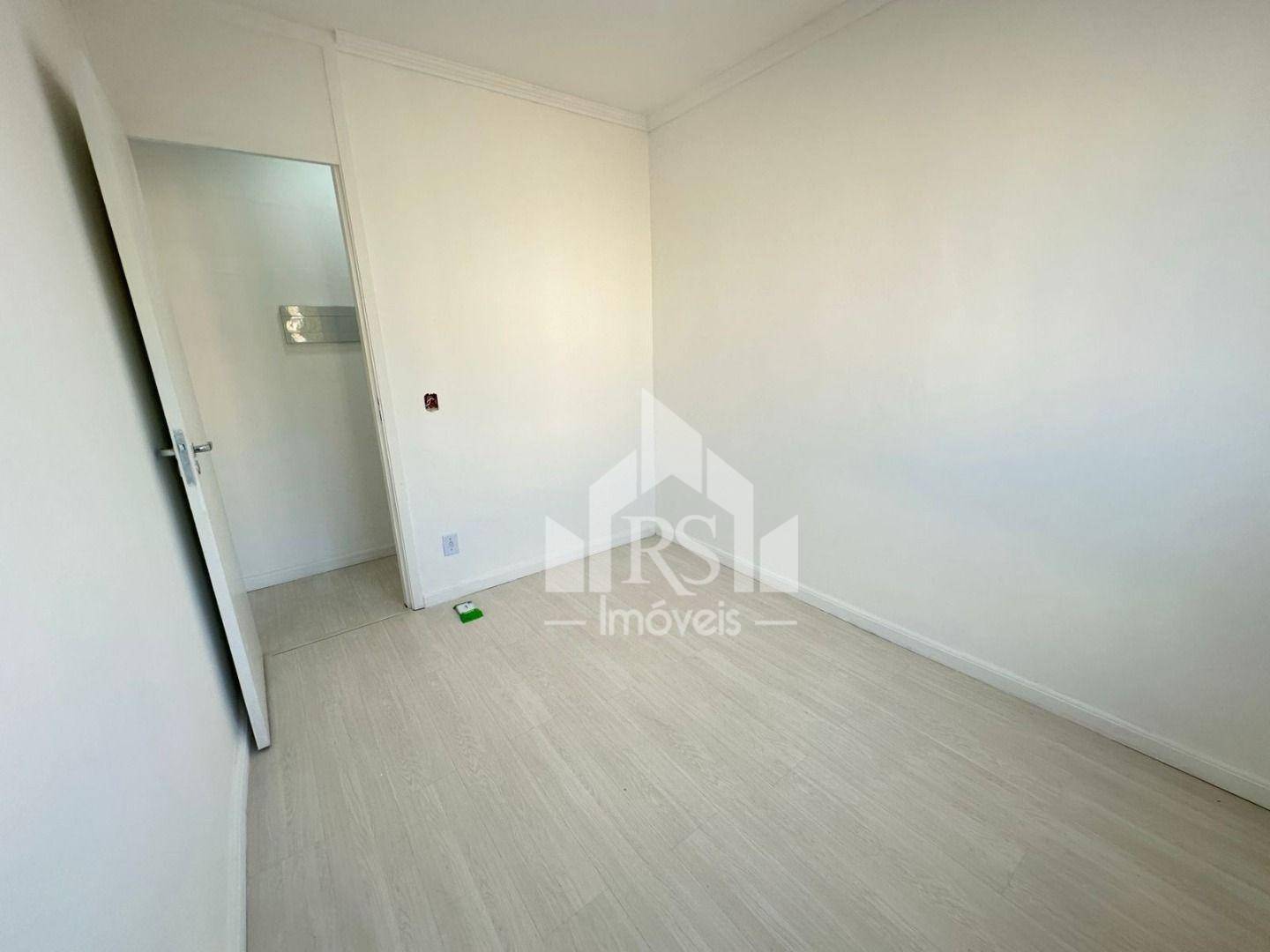 Apartamento à venda com 2 quartos, 70m² - Foto 9
