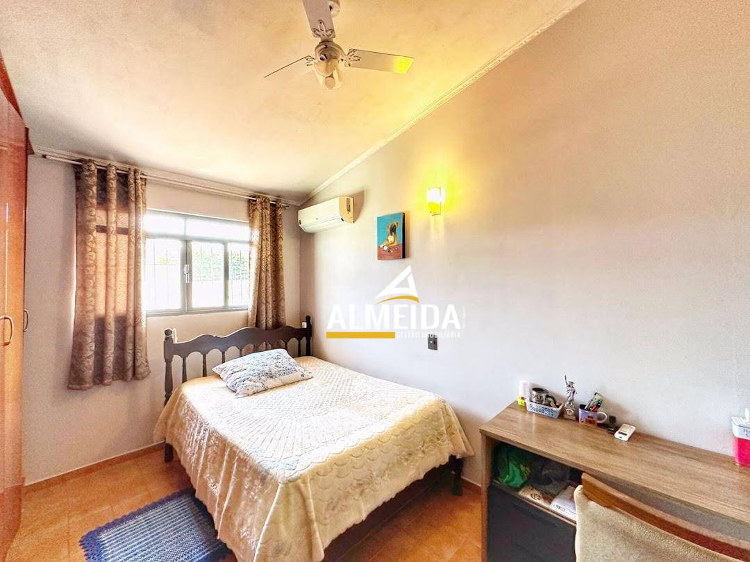 Casa, 4 quartos, 245 m² - Foto 4