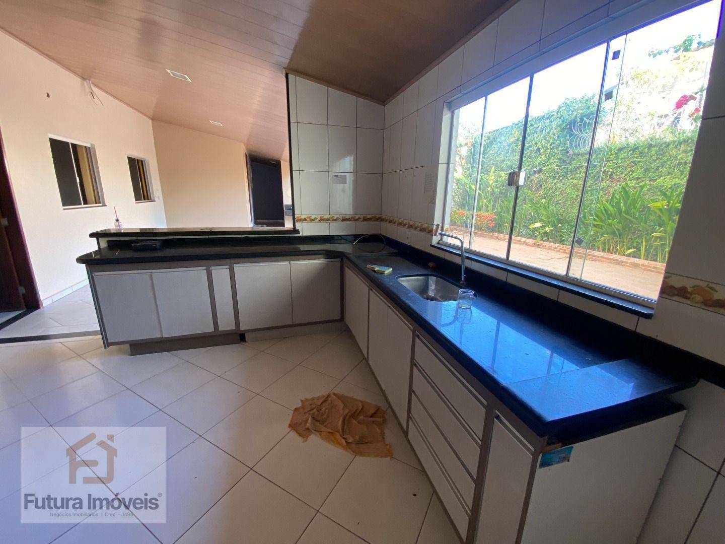 Casa para alugar com 3 quartos, 200m² - Foto 5