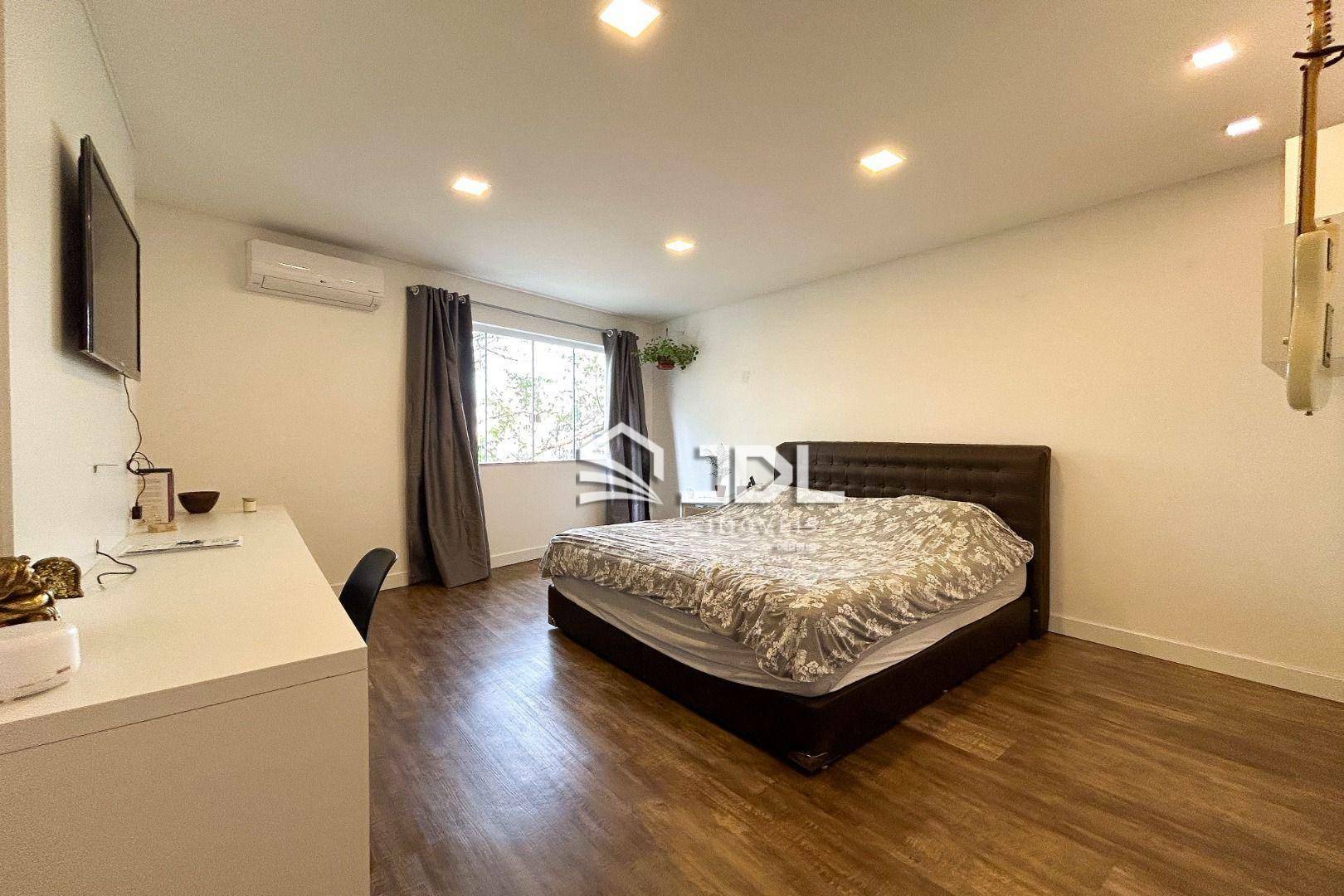 Casa à venda com 3 quartos, 404m² - Foto 15