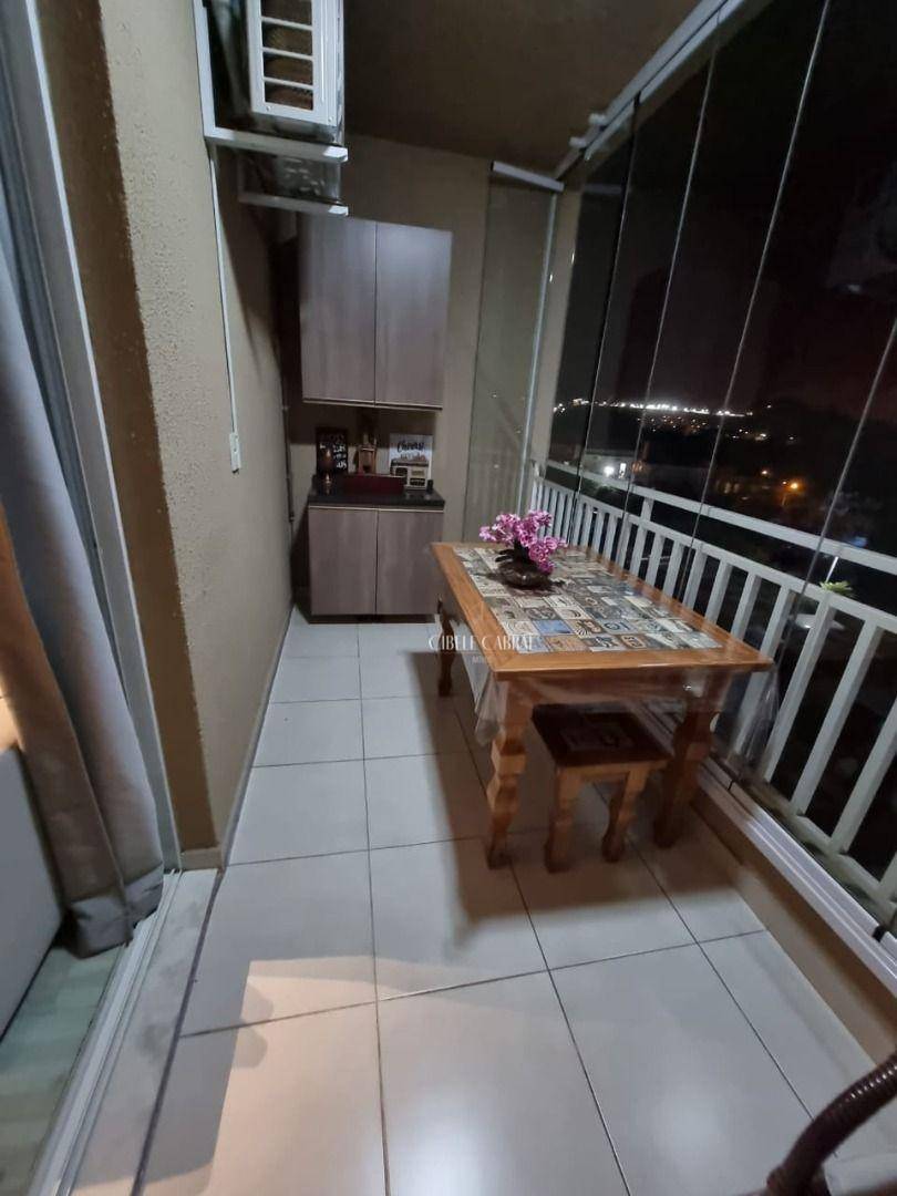 Apartamento à venda com 2 quartos, 60m² - Foto 2