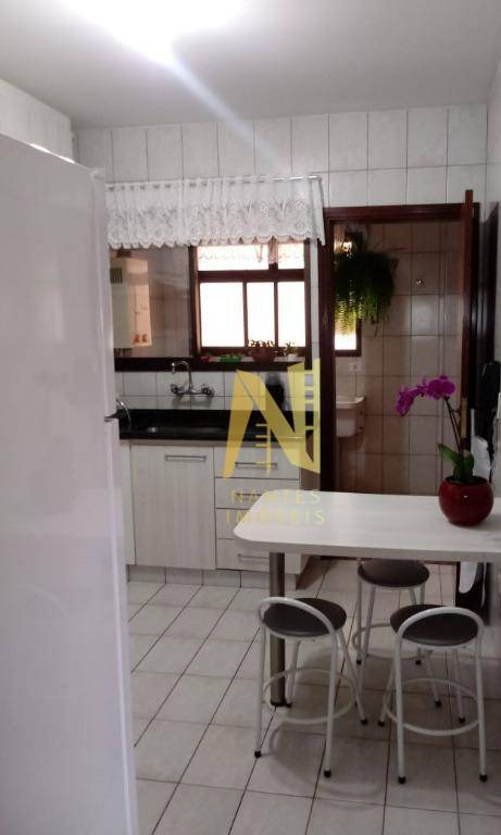 Apartamento à venda com 3 quartos, 95m² - Foto 9