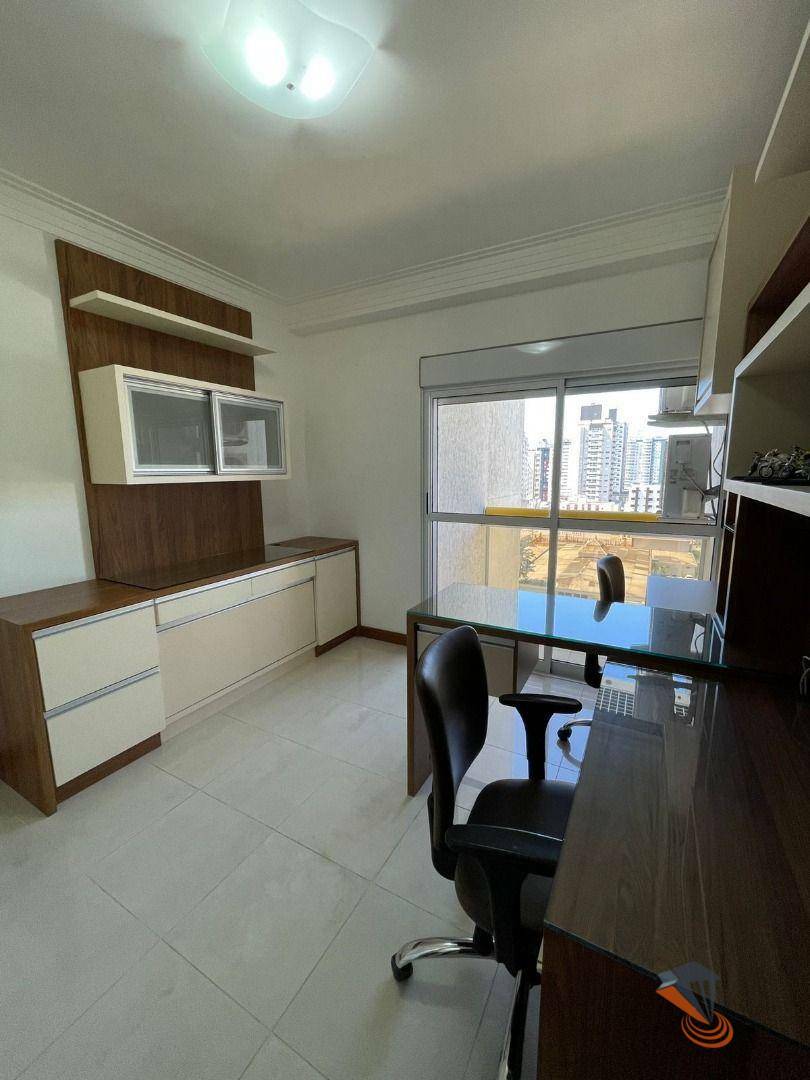 Apartamento à venda com 4 quartos, 150m² - Foto 28