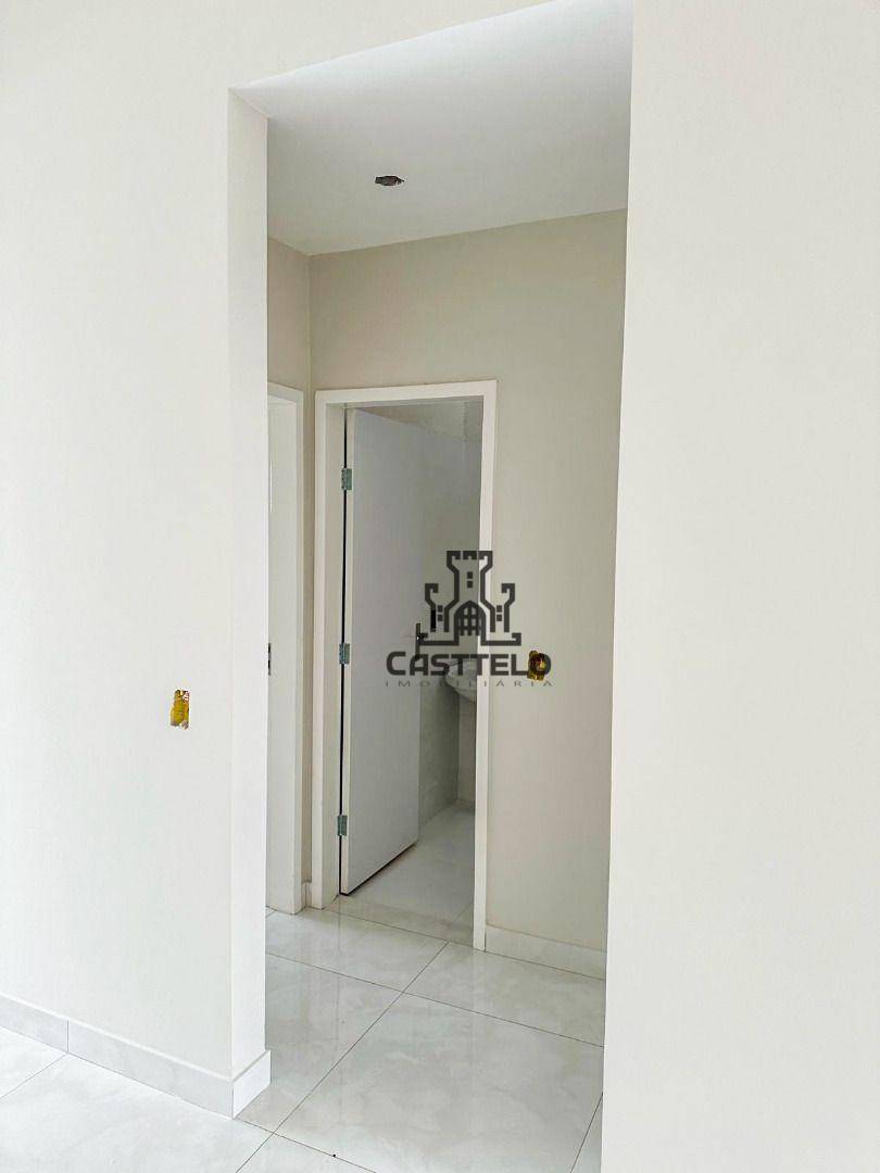 Casa à venda com 2 quartos, 70m² - Foto 9