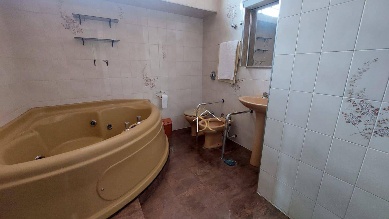 Casa à venda e aluguel com 3 quartos, 247m² - Foto 10