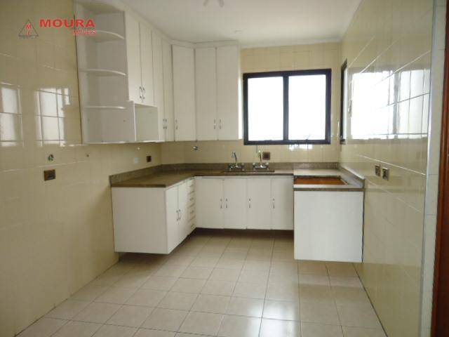 Apartamento à venda com 3 quartos, 159m² - Foto 6