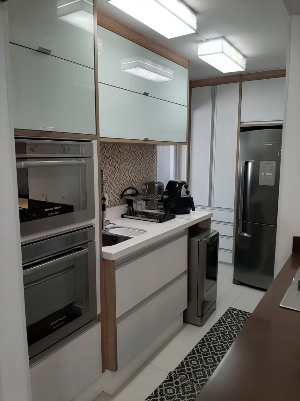 Apartamento à venda com 2 quartos, 72m² - Foto 4