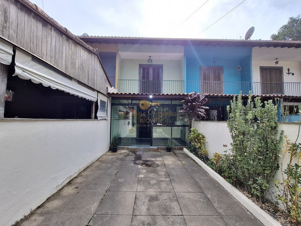 Casa à venda com 3 quartos, 82m² - Foto 1