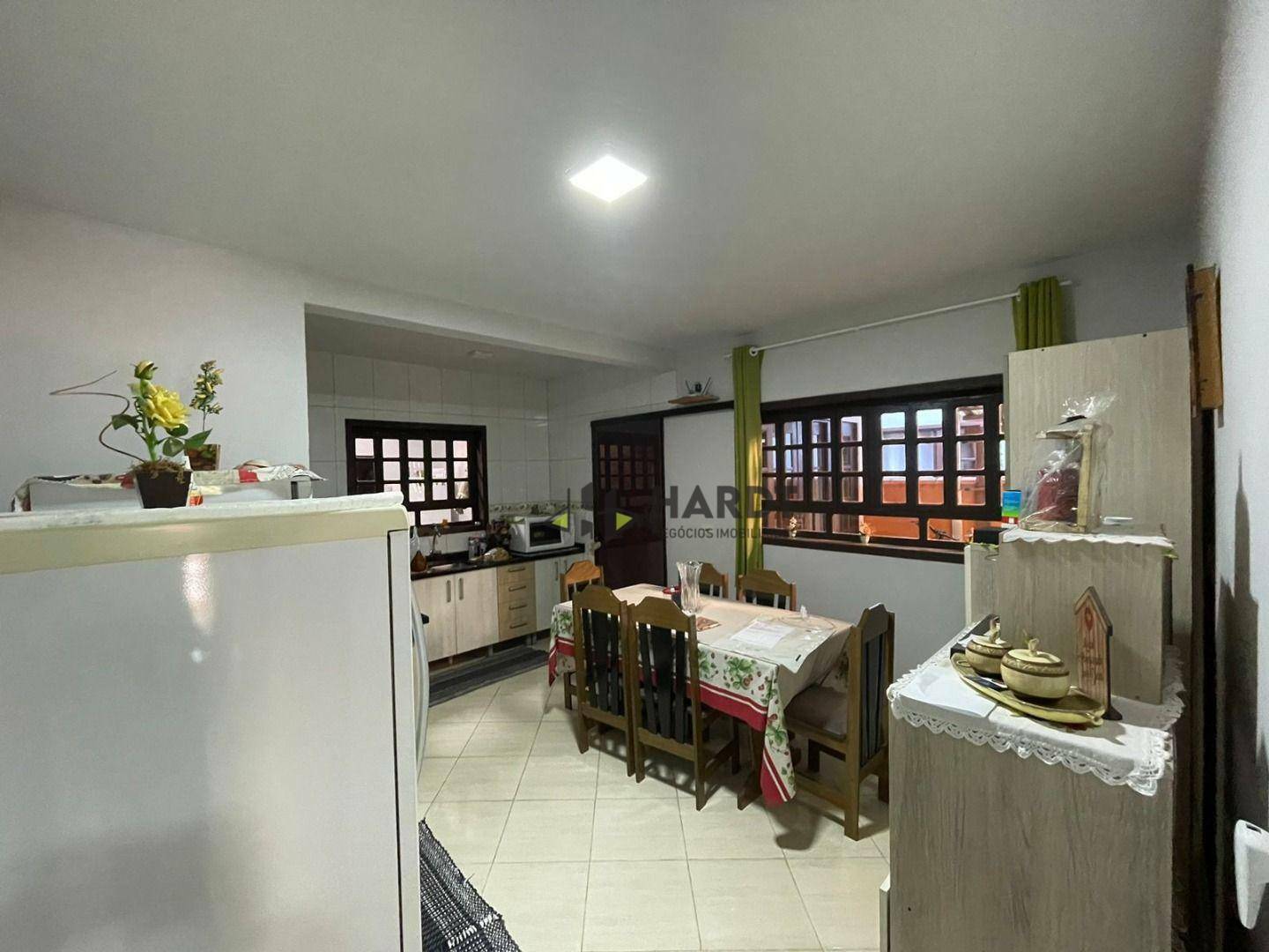 Casa à venda com 5 quartos, 240m² - Foto 15