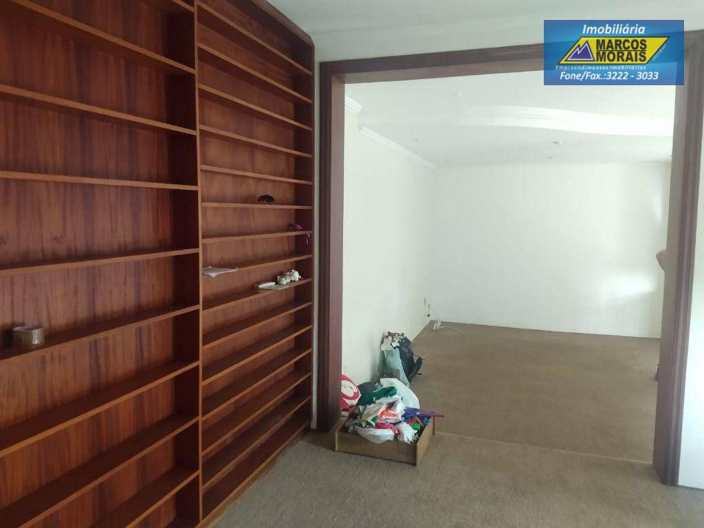 Casa para alugar com 3 quartos, 300m² - Foto 8