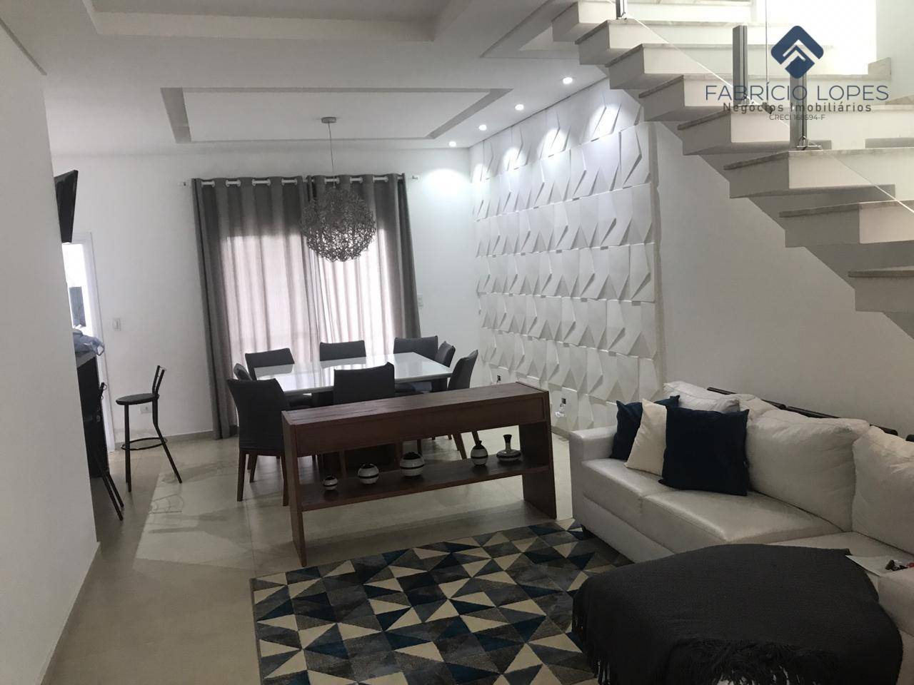 Casa à venda com 3 quartos, 244m² - Foto 1