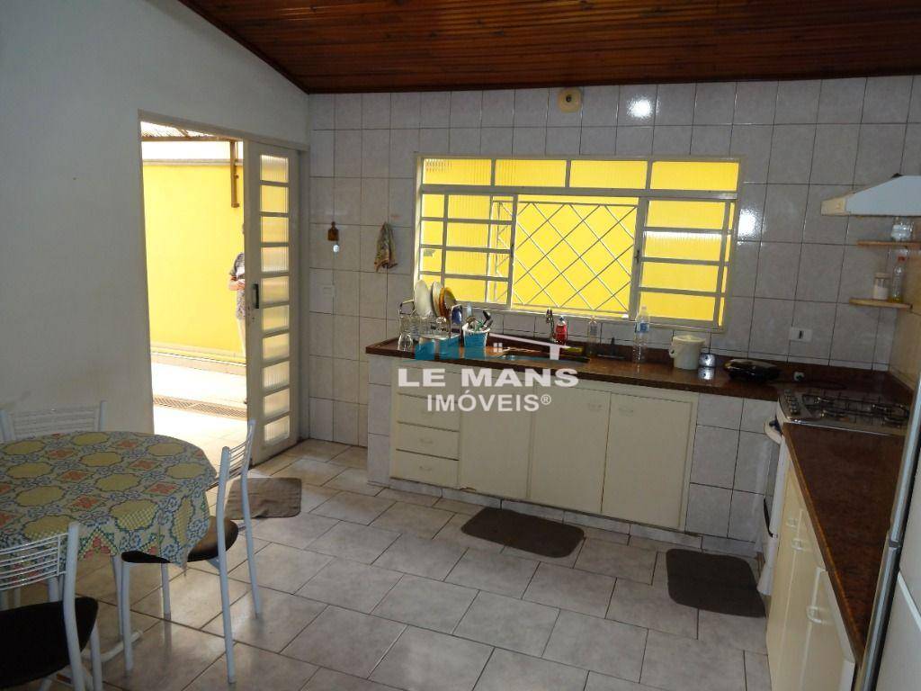 Casa à venda com 6 quartos, 278m² - Foto 9