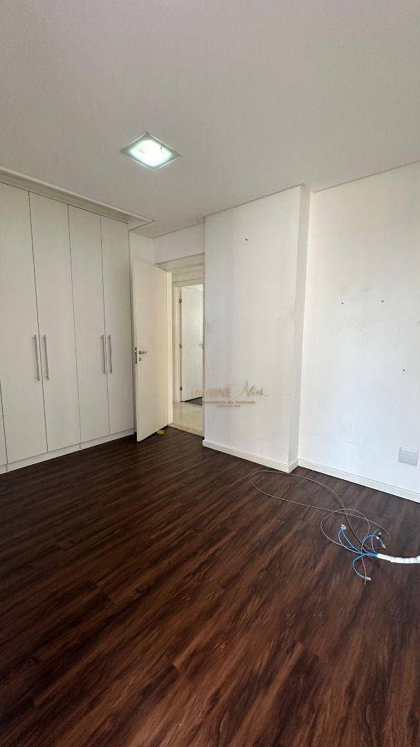 Apartamento à venda com 4 quartos, 166m² - Foto 7