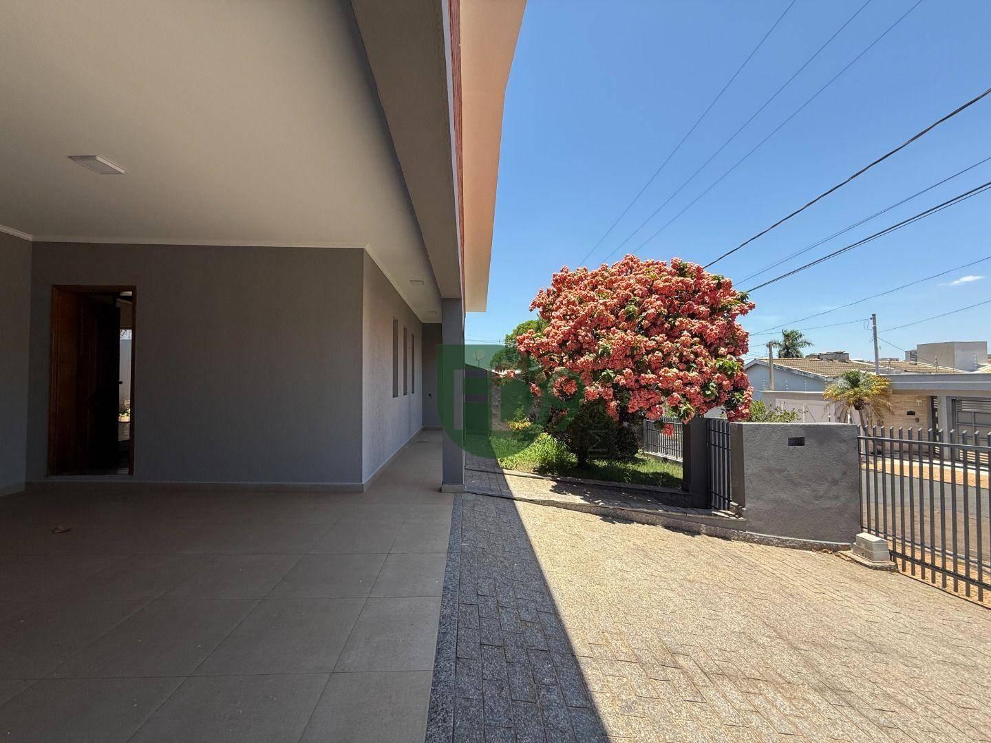 Casa, 3 quartos, 180 m² - Foto 1