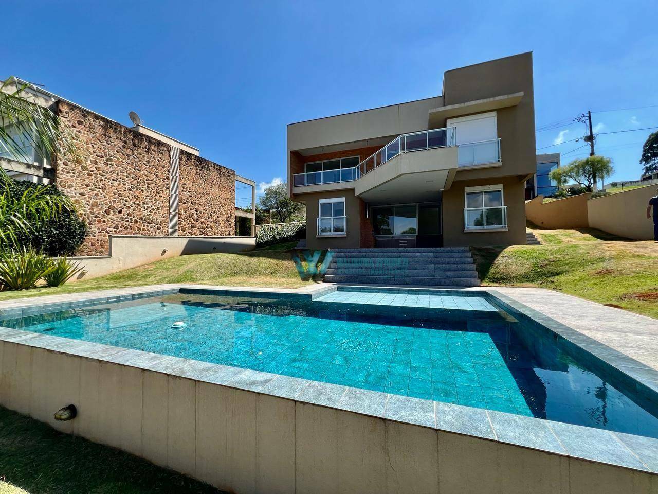 Casa à venda e aluguel com 4 quartos, 305m² - Foto 11