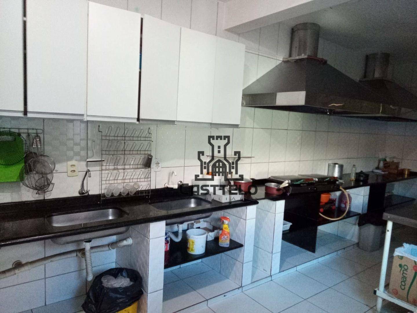 Casa à venda com 2 quartos, 220m² - Foto 6