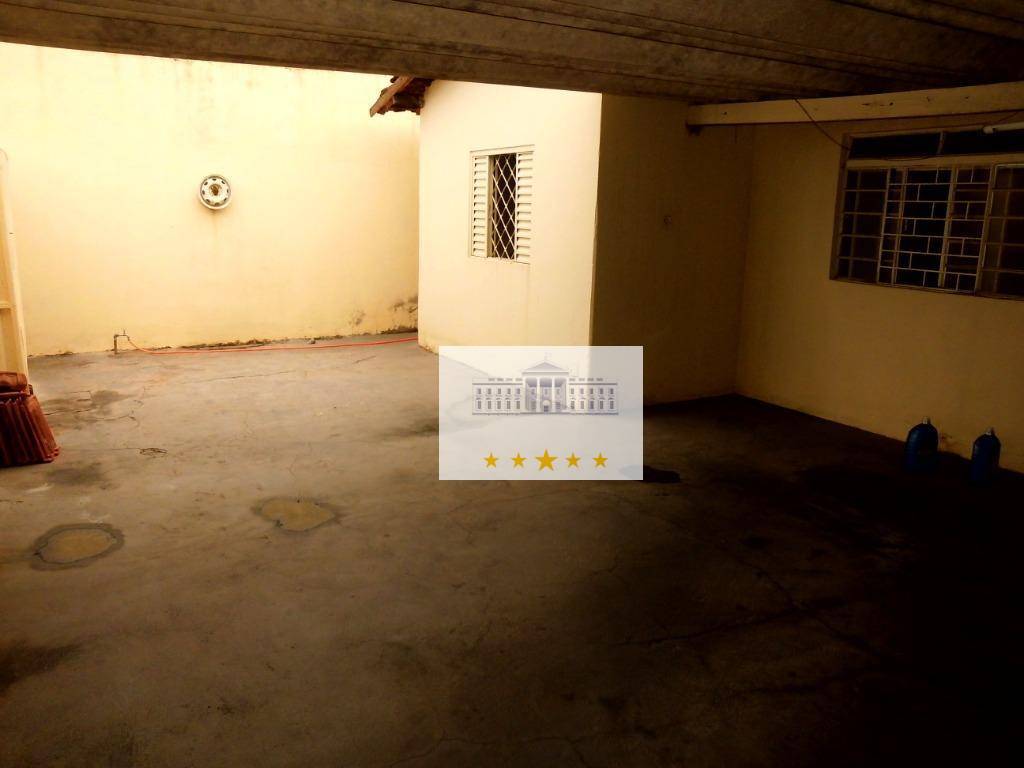 Casa à venda com 3 quartos, 258m² - Foto 10