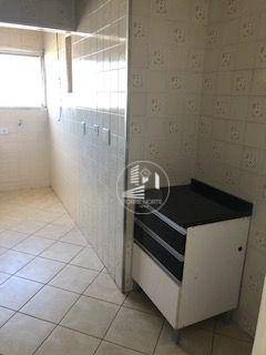 Apartamento à venda com 2 quartos, 63m² - Foto 11