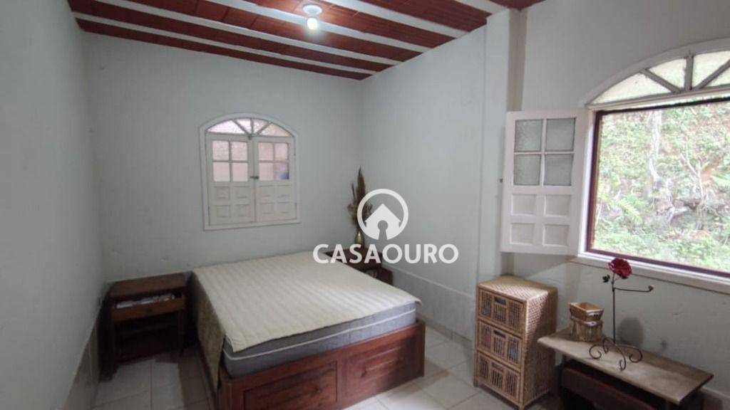 Casa de Condomínio à venda com 4 quartos, 250m² - Foto 18