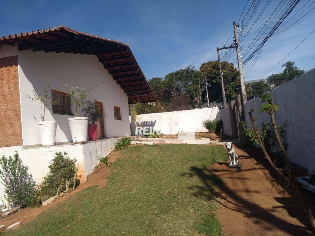 Casa à venda com 3 quartos, 252m² - Foto 4