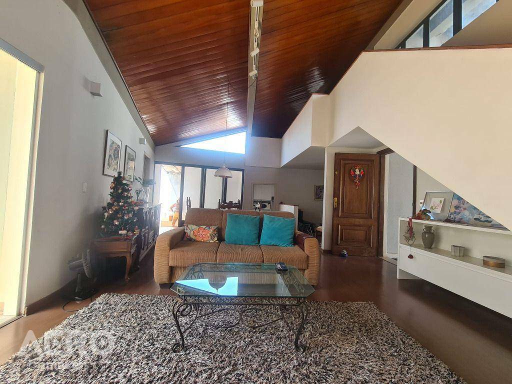 Casa à venda com 3 quartos, 347m² - Foto 27