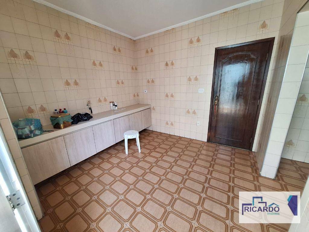 Casa à venda com 4 quartos, 300m² - Foto 14