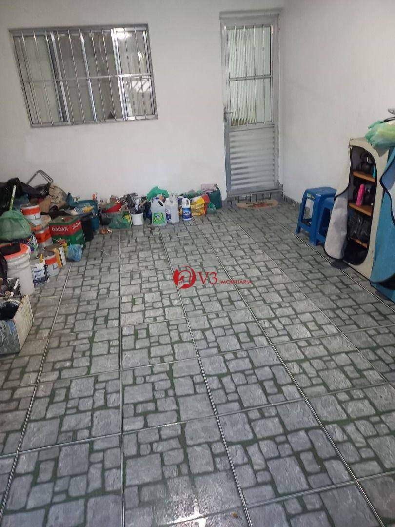 Sobrado à venda com 8 quartos, 221m² - Foto 2
