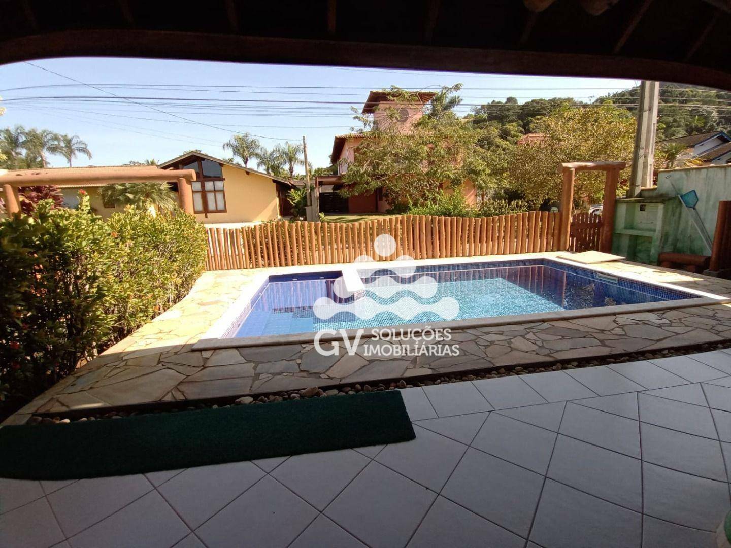 Casa de Condomínio à venda com 6 quartos, 395m² - Foto 3