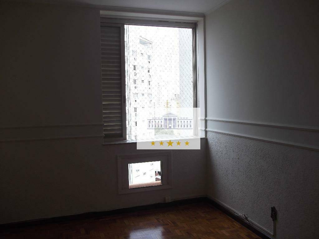 Apartamento à venda com 3 quartos, 238m² - Foto 13