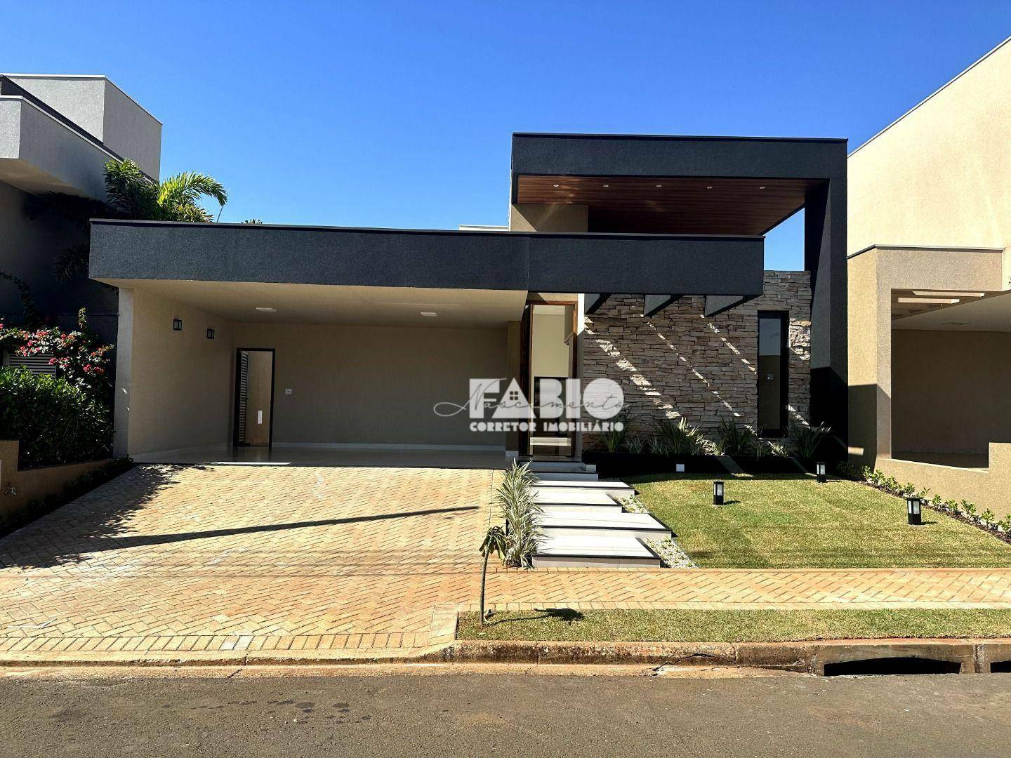 Casa de Condomínio à venda com 3 quartos, 227m² - Foto 2