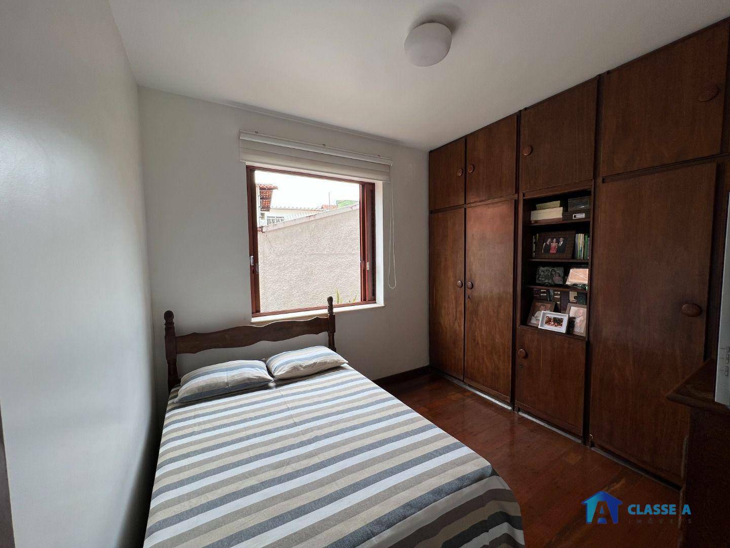 Casa à venda com 3 quartos, 195m² - Foto 11