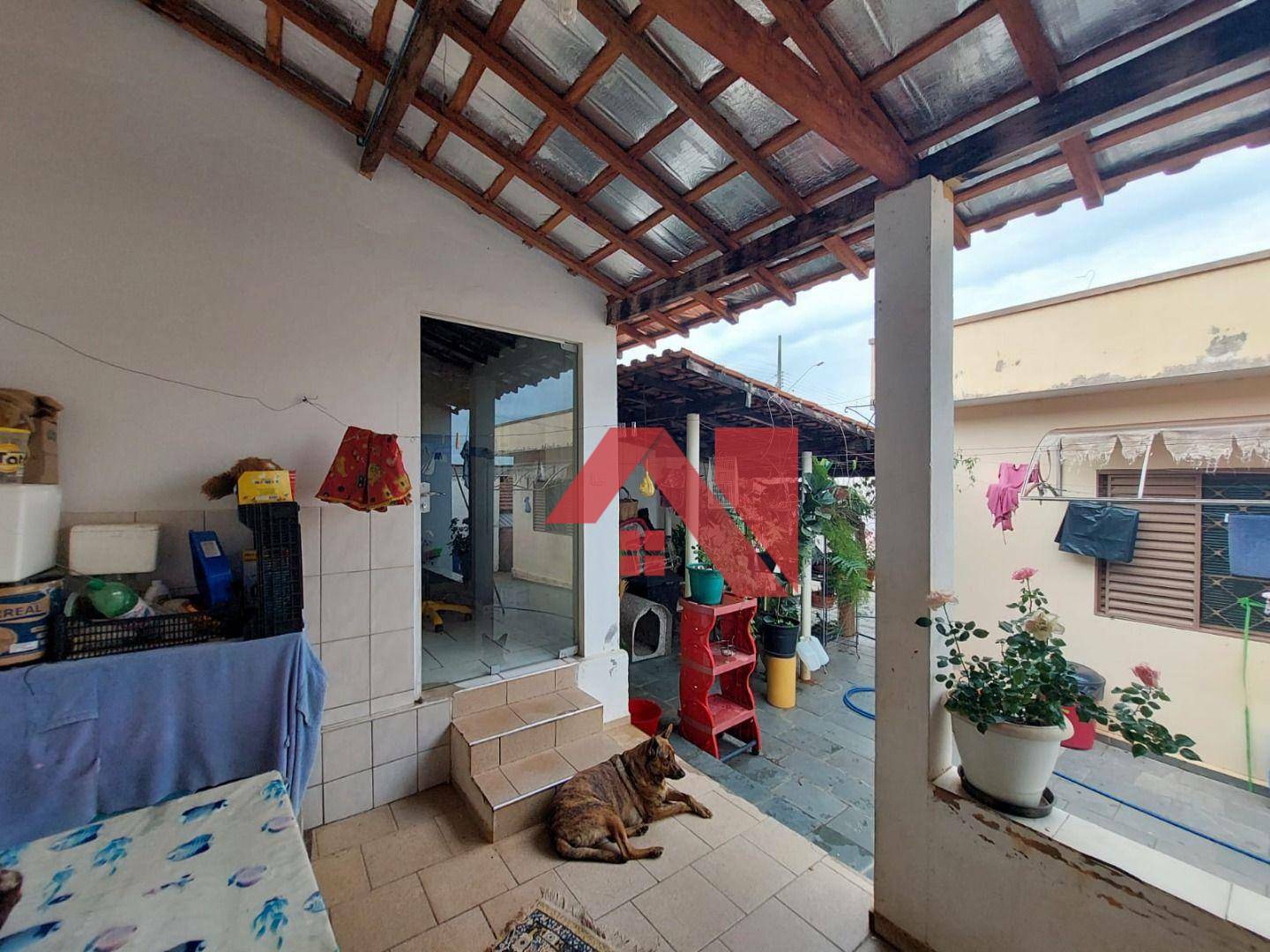 Casa à venda com 4 quartos, 153m² - Foto 3