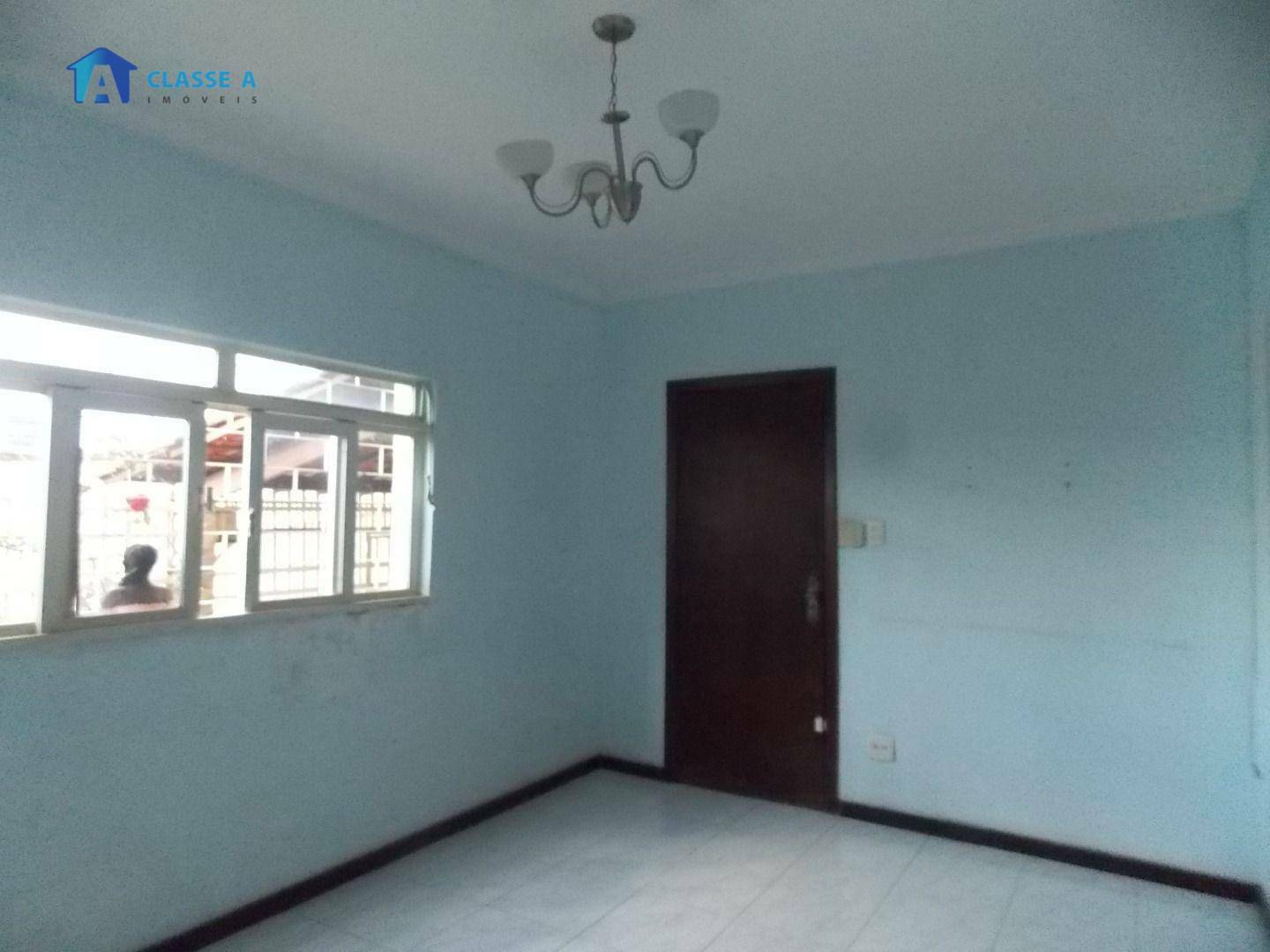 Casa à venda com 3 quartos, 215m² - Foto 3