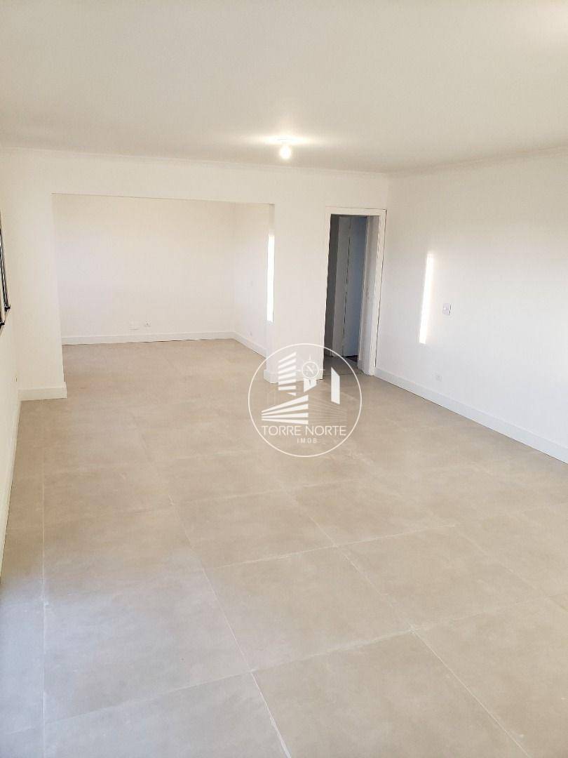 Apartamento à venda com 3 quartos, 155m² - Foto 2