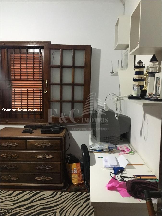 Casa à venda com 3 quartos, 250m² - Foto 22