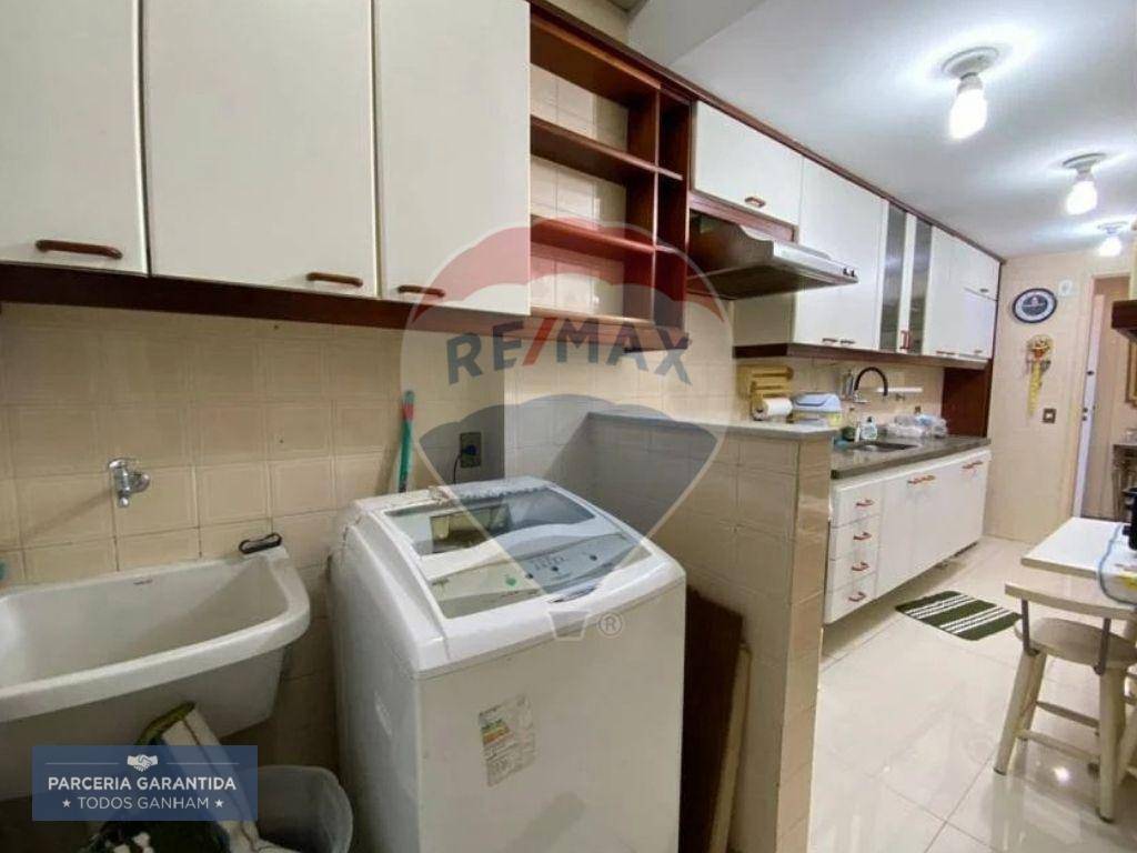 Apartamento à venda com 2 quartos, 75m² - Foto 22