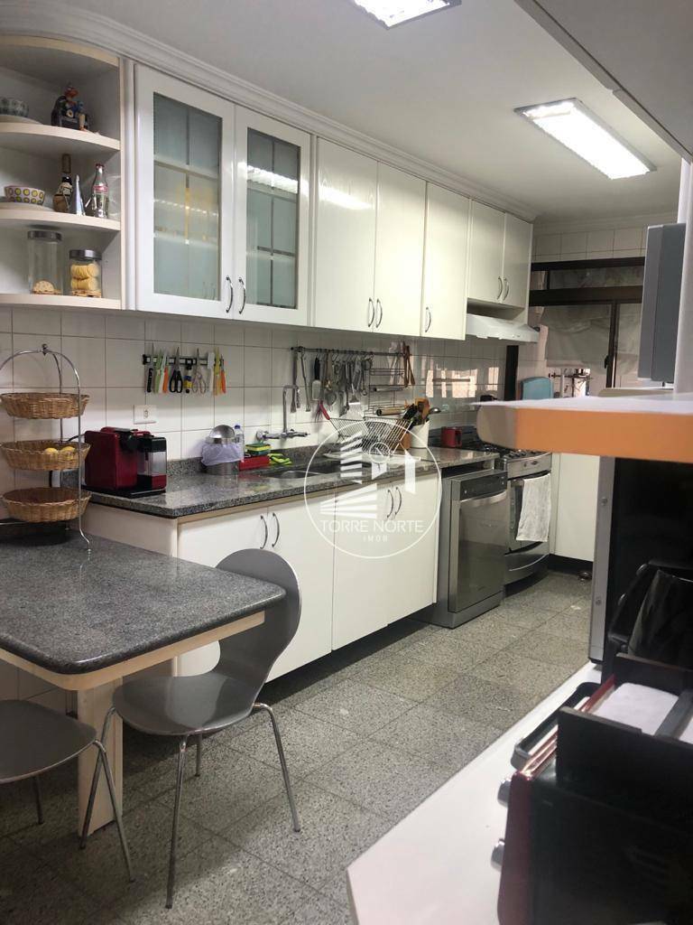 Apartamento à venda com 3 quartos, 185m² - Foto 9