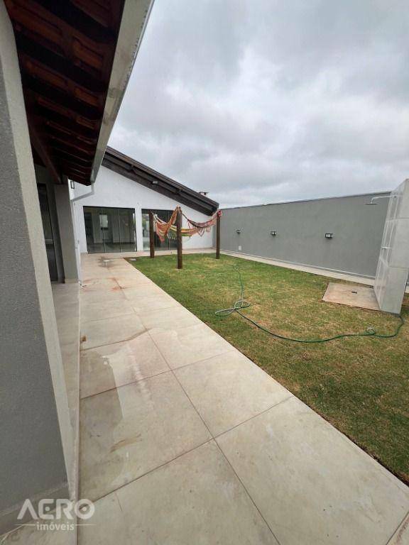 Casa de Condomínio para alugar com 2 quartos, 203m² - Foto 3