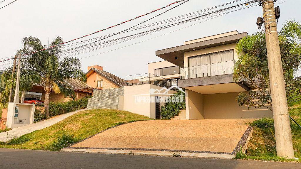 Casa de Condomínio à venda com 4 quartos, 320m² - Foto 2