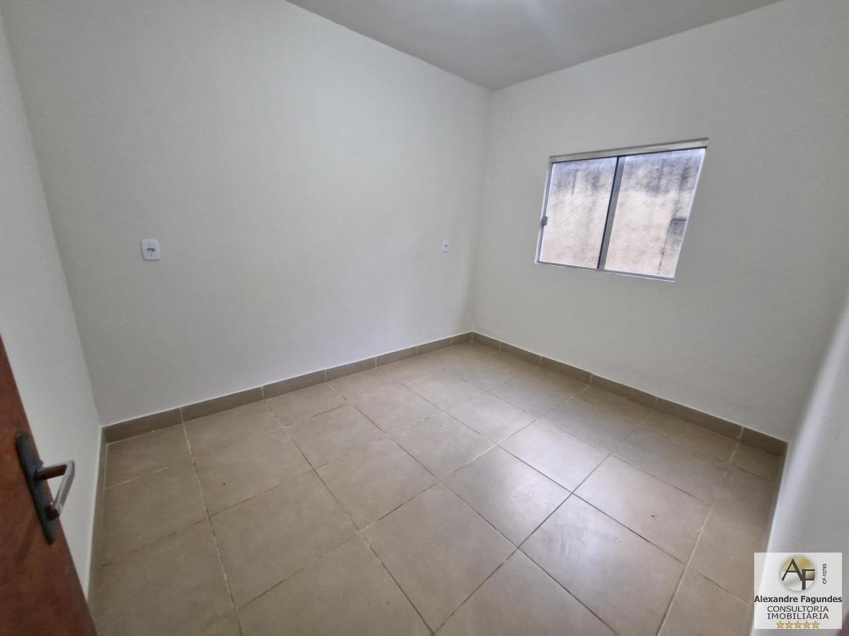 Casa à venda com 3 quartos, 60m² - Foto 11