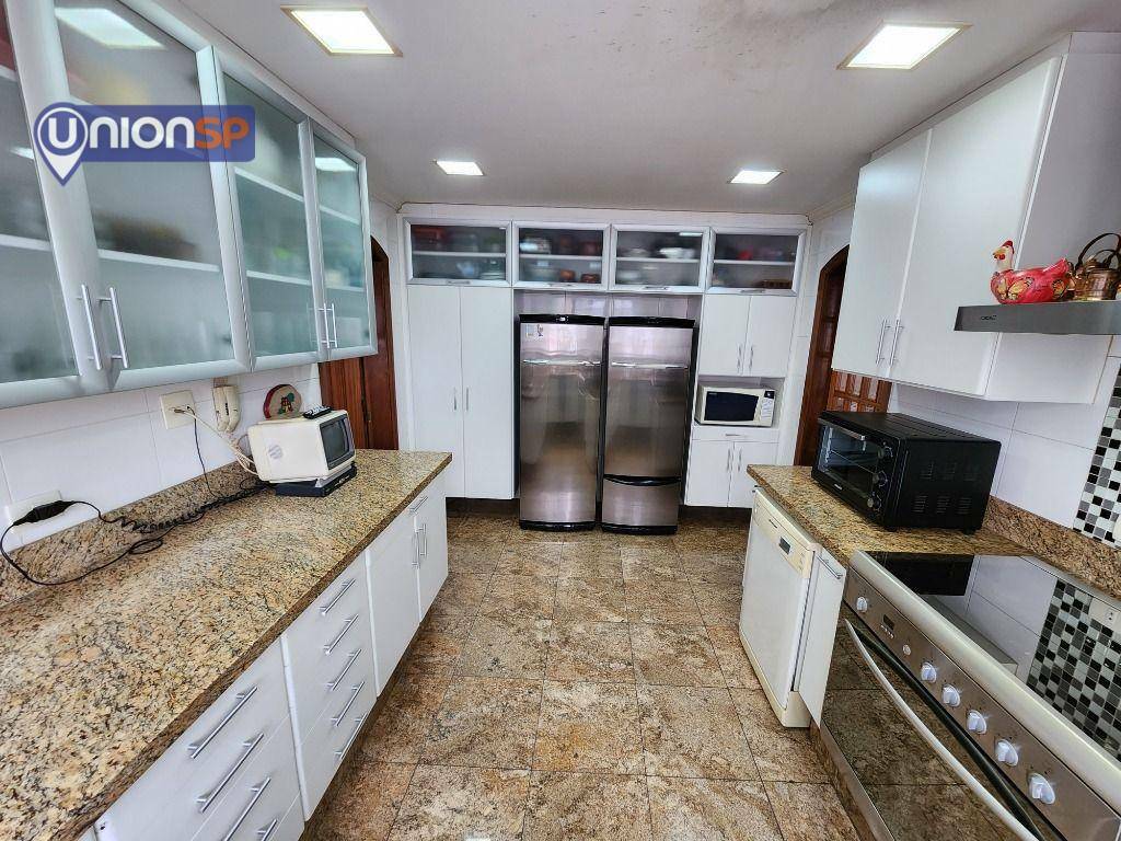 Apartamento à venda com 3 quartos, 235m² - Foto 32