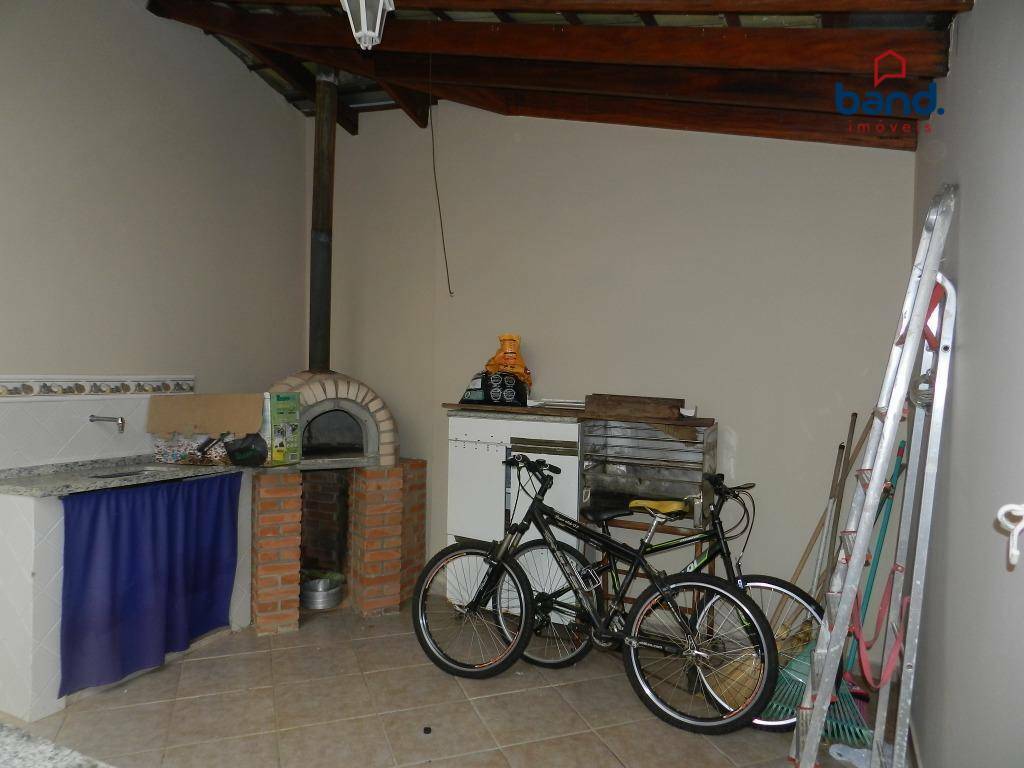 Casa à venda com 4 quartos, 200m² - Foto 28