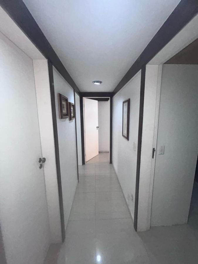 Apartamento à venda com 4 quartos, 200m² - Foto 12