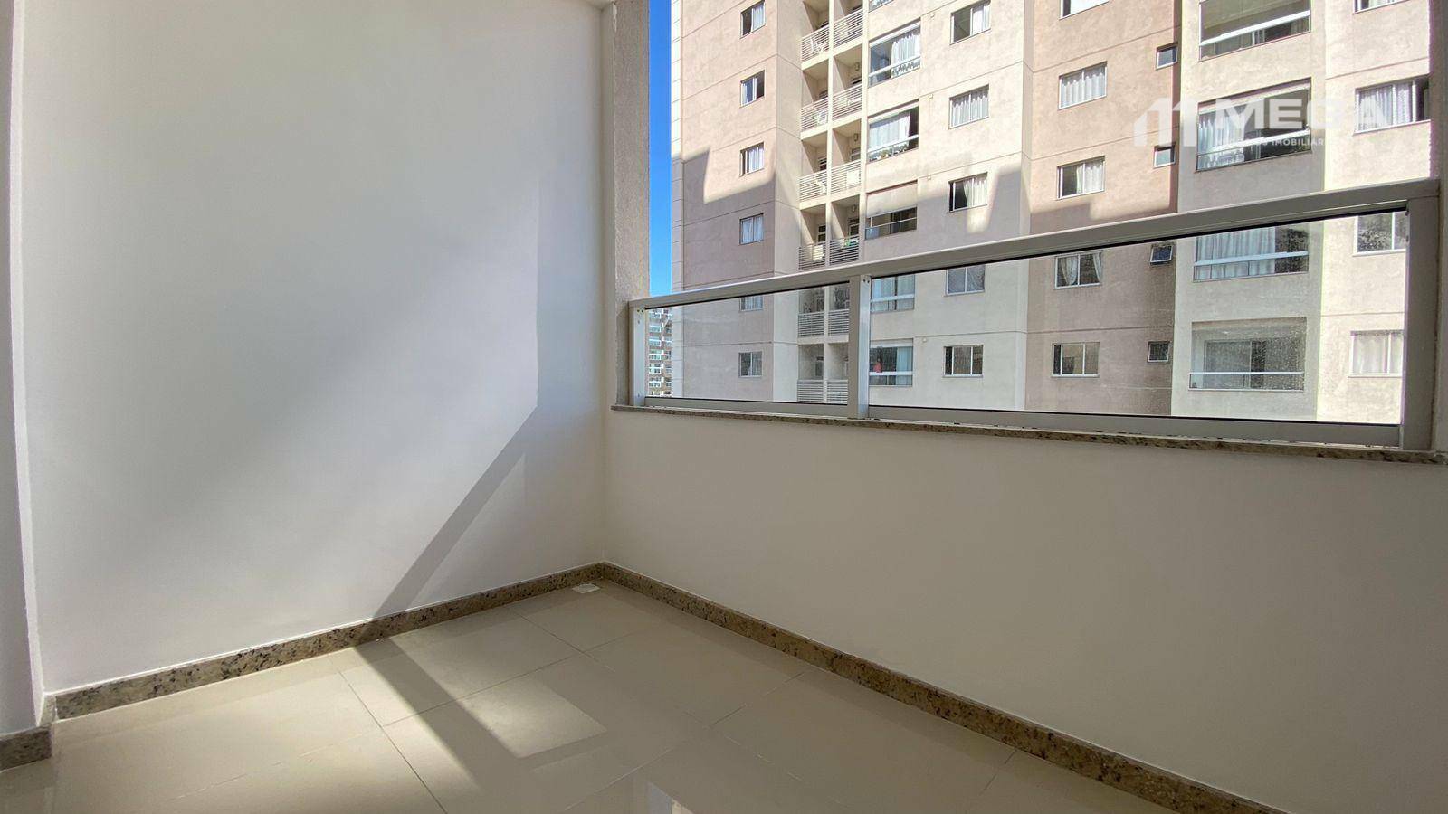 Apartamento à venda com 2 quartos, 62m² - Foto 3