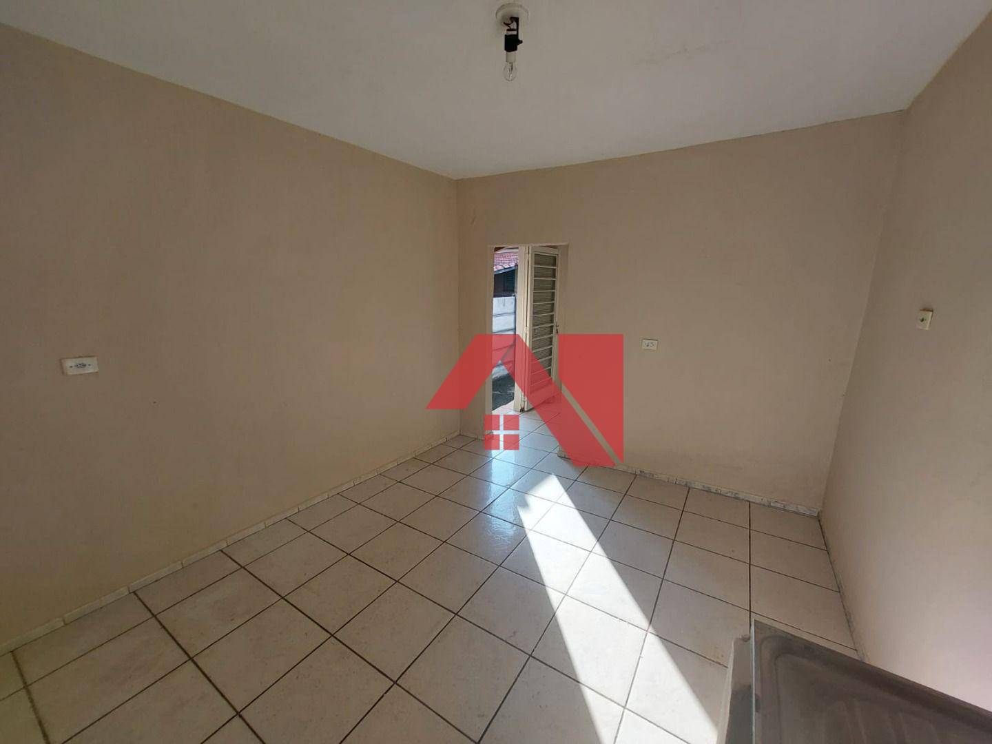 Casa para alugar com 1 quarto, 40m² - Foto 5