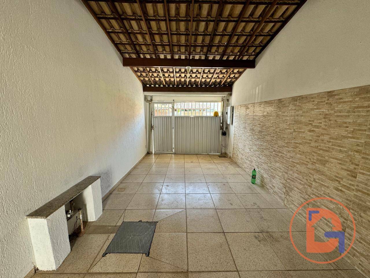 Casa à venda com 2 quartos, 80m² - Foto 3