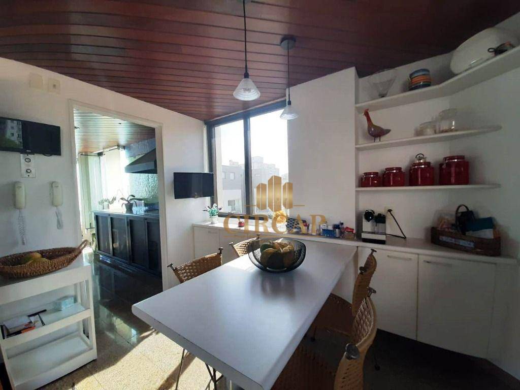 Apartamento à venda com 3 quartos, 208m² - Foto 15