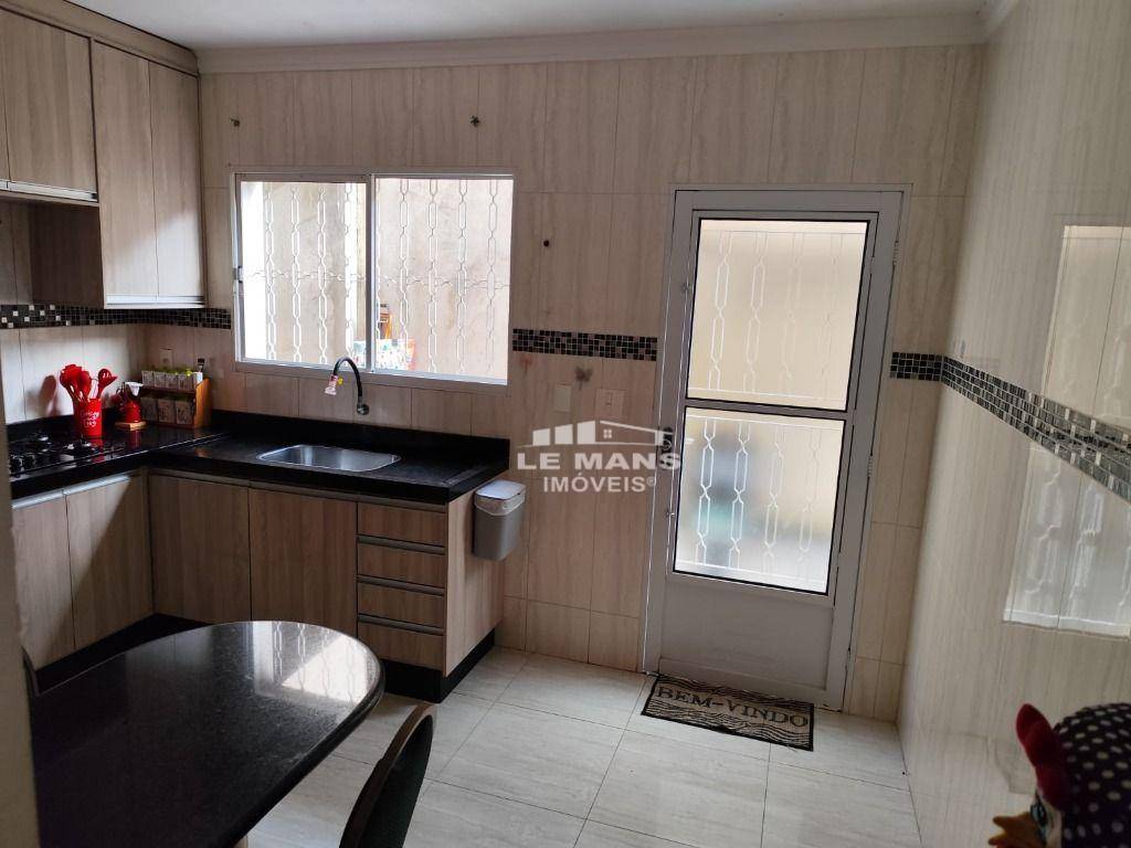 Casa à venda com 5 quartos, 200m² - Foto 27