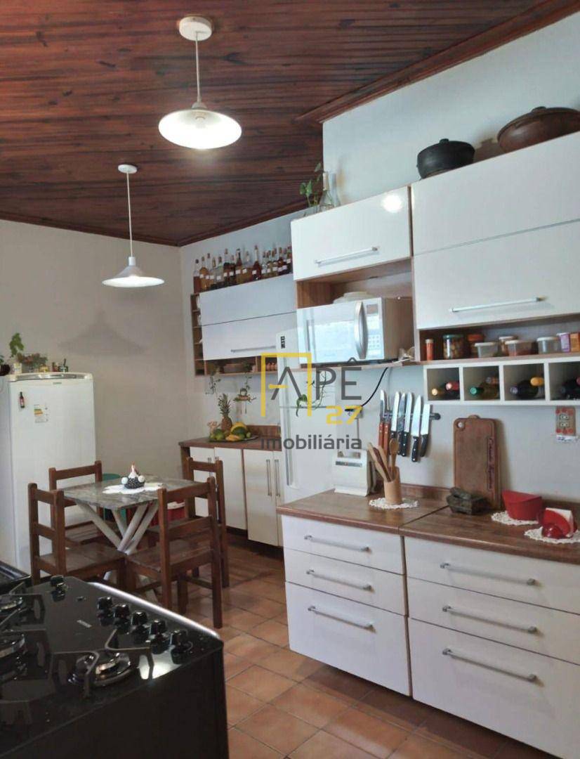 Casa à venda com 3 quartos, 200m² - Foto 7