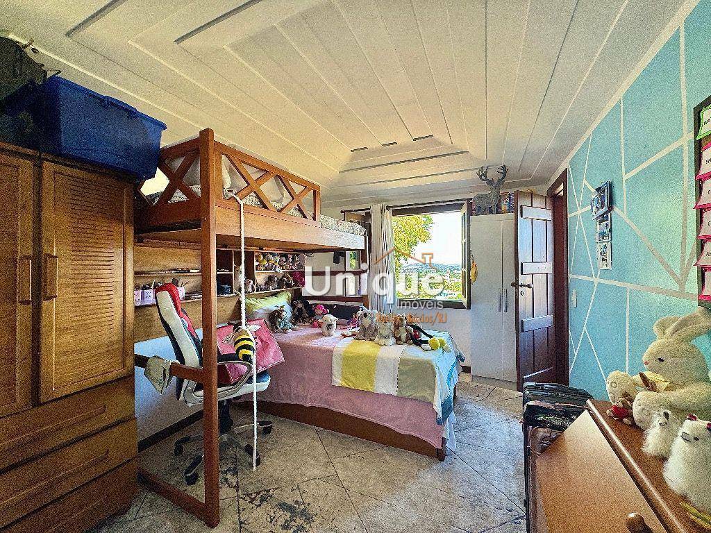 Casa à venda com 6 quartos, 400m² - Foto 42